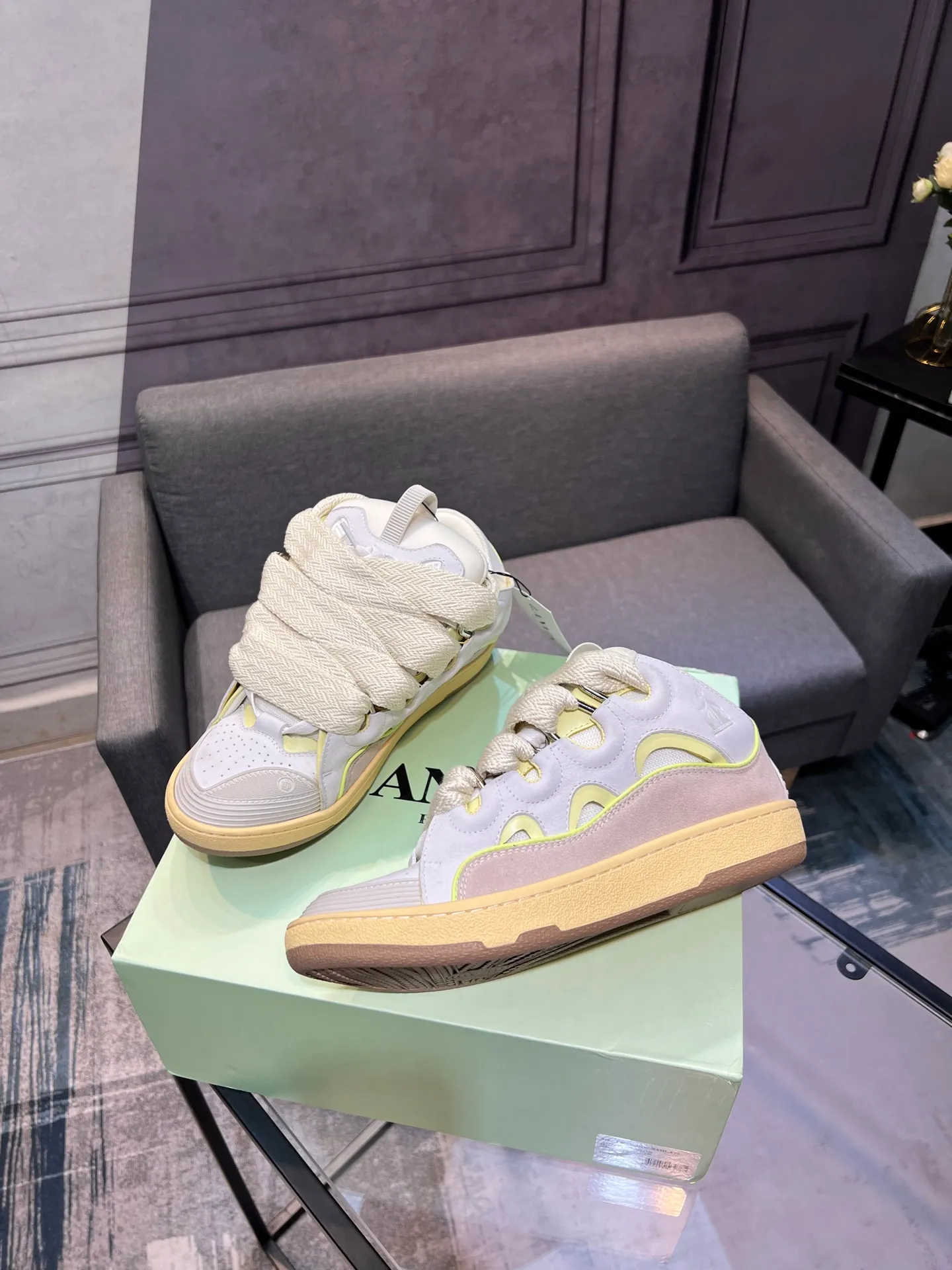 Men's men's shoes💰780 [LANVIN] Latest lace-up fashionable casual sneakers for couples High-quality CLAY couple series‼ ️ The latest trendy products of the season 🌈Many bloggers have planted grass and purchased the original open-mold customization. The upper and outsole are sewn with mark threads without edge sealing. Multiple material splicing combination design. Very versatile for fashionable and casual wear. Comfortable on the feet. Recommended for self-retention (upper cowhide + cow suede + breathable mesh) inner foot pad cowhide exclusive original open-mold clear logo rubber outsole ⚠️36-44 yards (45 custom-made)